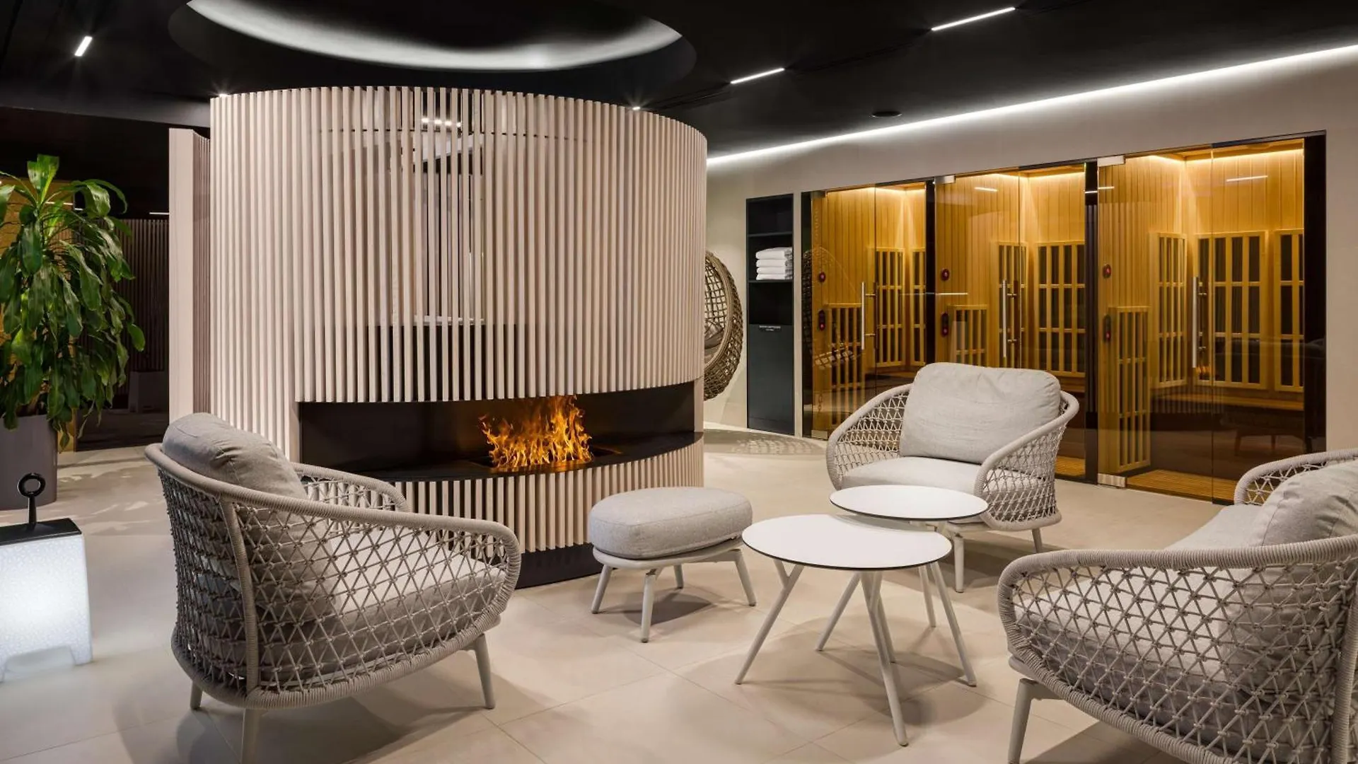 Radisson Blu Hotel, Kyiv City Centre 4*,
