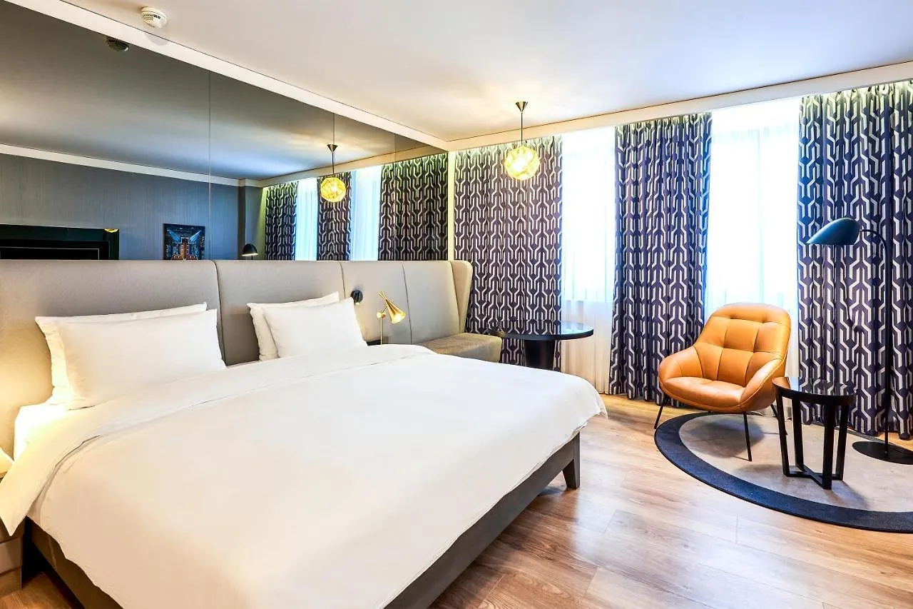 Radisson Blu Hotel, Kyiv City Centre 4*,