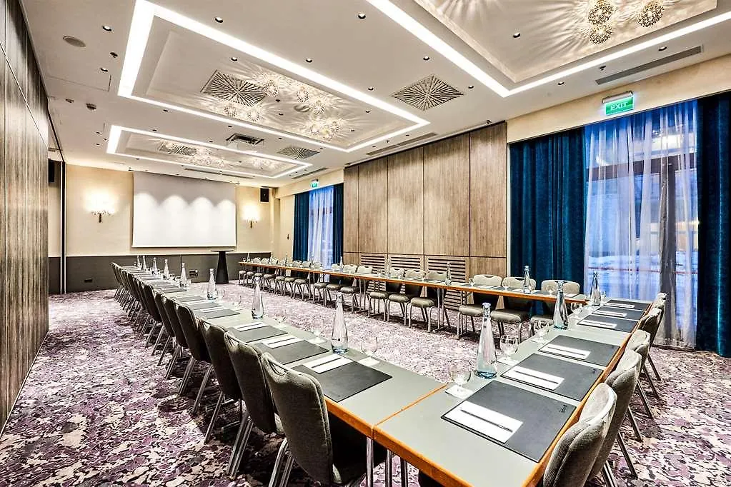 Radisson Blu Hotel, Kyiv City Centre 4*,